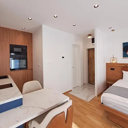 דירה Stylish With Parking L 24h Check-in